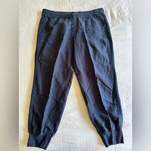 GAP women’s navy joggers